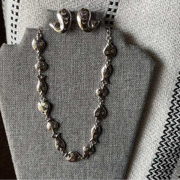 TRIFARI | Vintage | Silver Tone Fish Southern Theme Earrings Necklace Set 18" - Picture 12 of 12